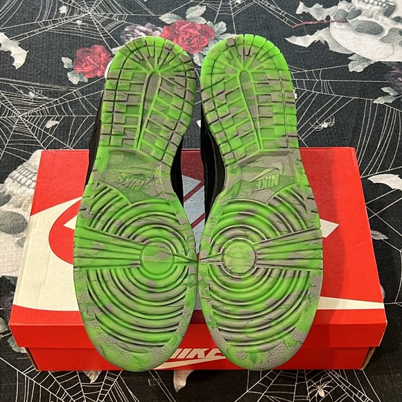 DS NIKE DUNK MID PREMIUM BLACK/GREY/GREEN HEADLESS HORSEMAN SZ MENS 8.5 NWT - Picture 9 of 10